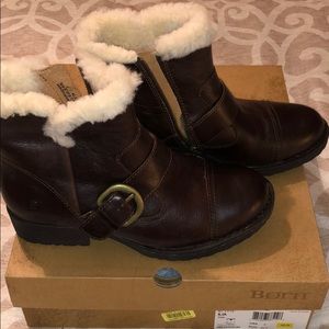 Born Women’s Boots ILIA Tan never worn